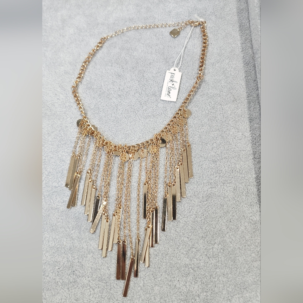 Statement necklace